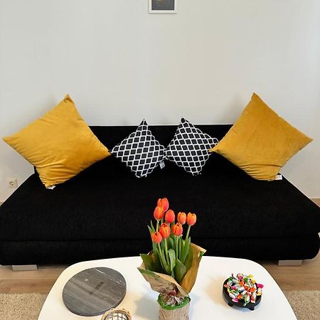Cozy 8-Person Home In Vienna Located At Haberlgasse 82 N1 Экстерьер фото